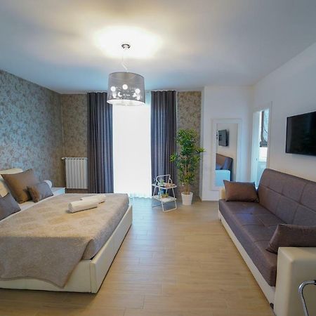 Bed and Breakfast Wojtyla Airport Бари Экстерьер фото