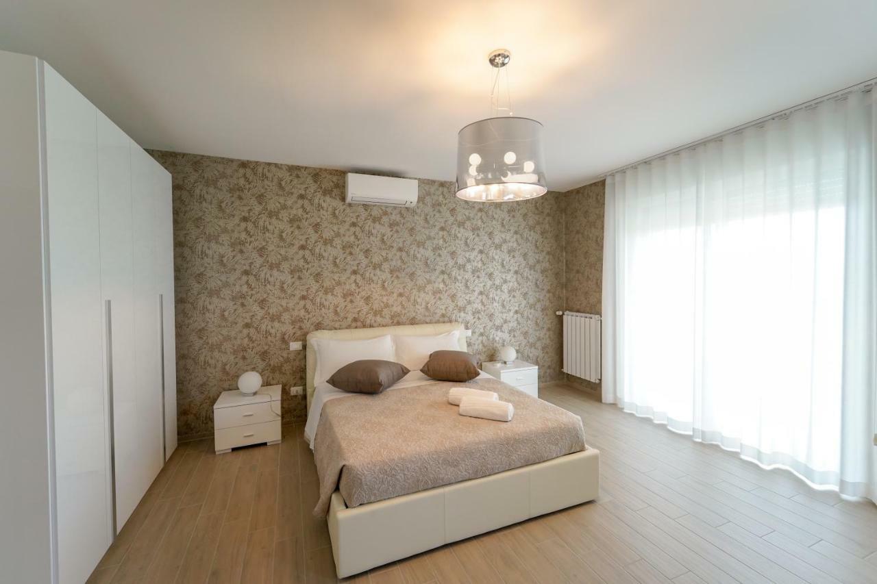 Bed and Breakfast Wojtyla Airport Бари Экстерьер фото